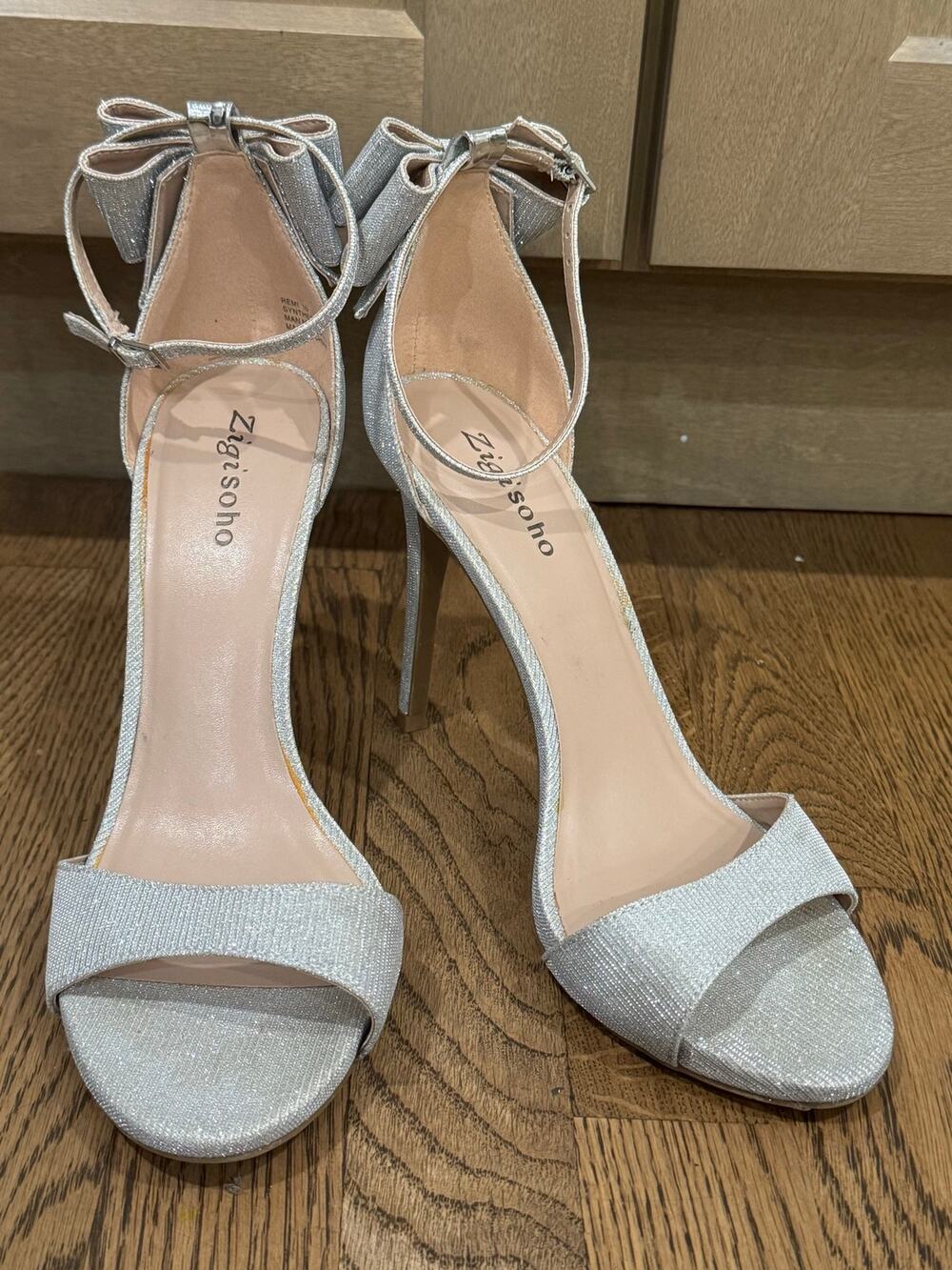 Zigi Soho Remi Silver Shimmer Glitter Bow Ankle Strap Stiletto Heels Sandals 10